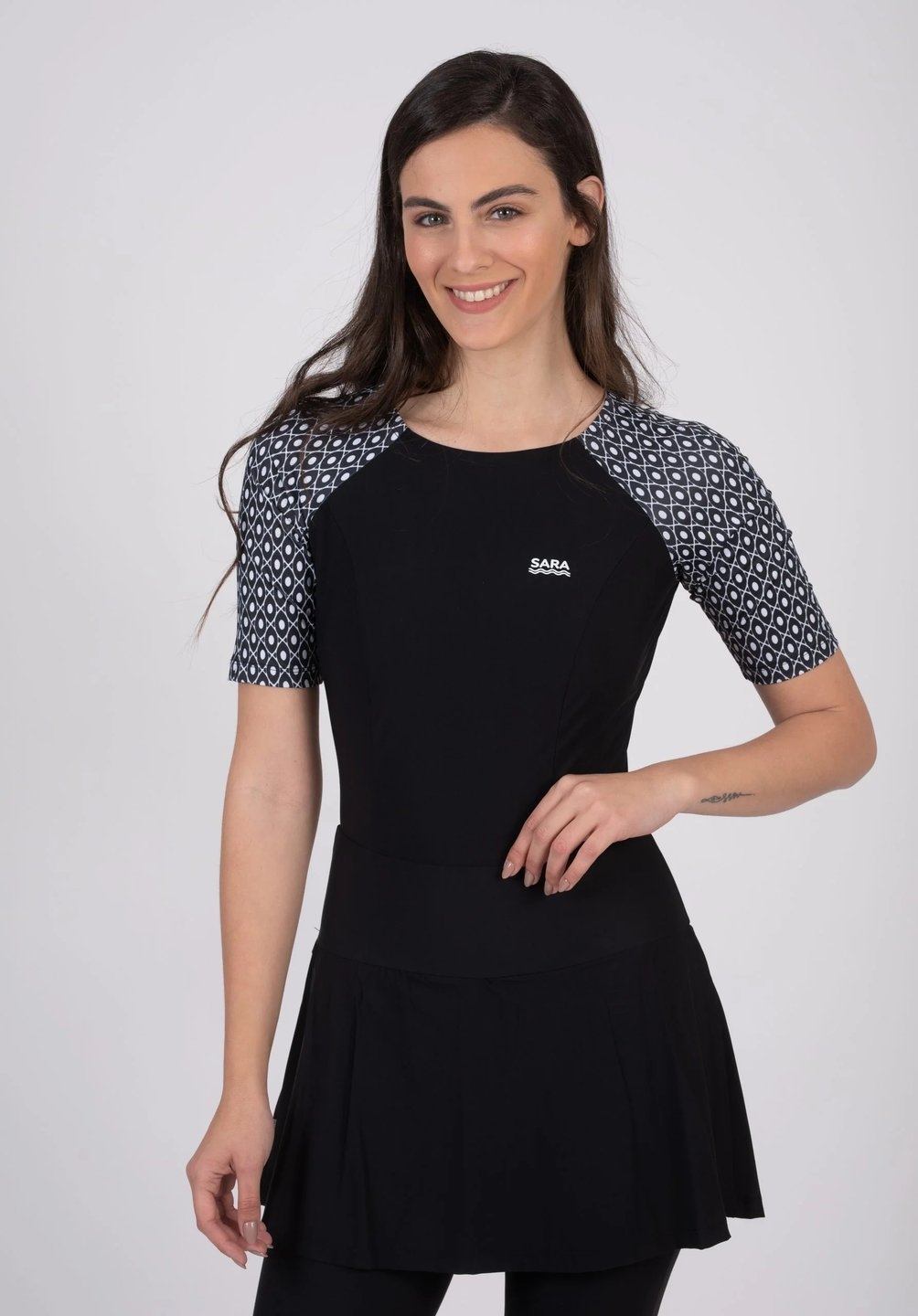 Short Chic Black and White Set - Image 3