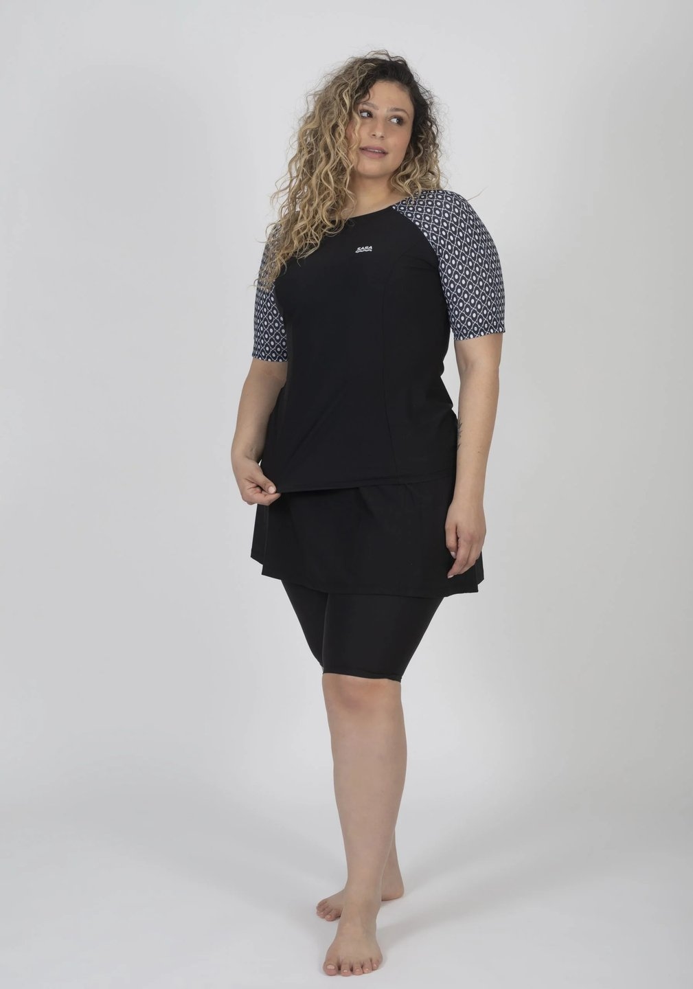 Short Chic Black and White Set - Image 5